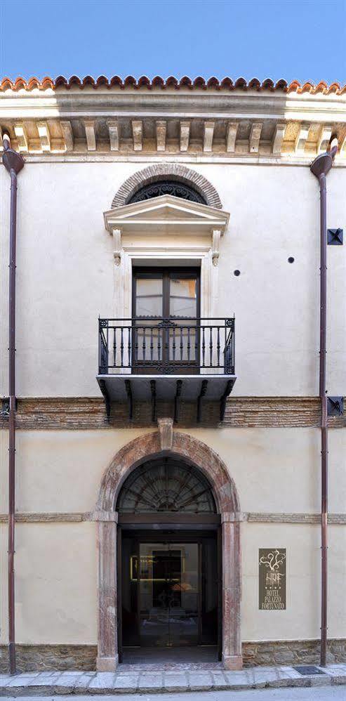 Hotel Palazzo Fortunato SantʼAgata di Militello